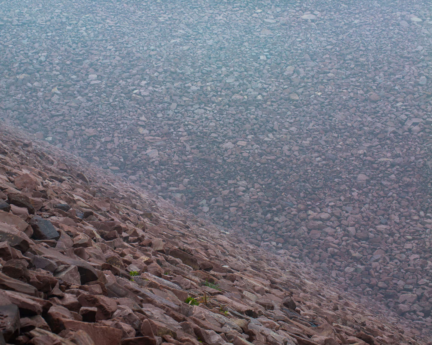 11 孟津县，薄雾中的小浪底水库大坝，《黄河厚土》系列.jpg
