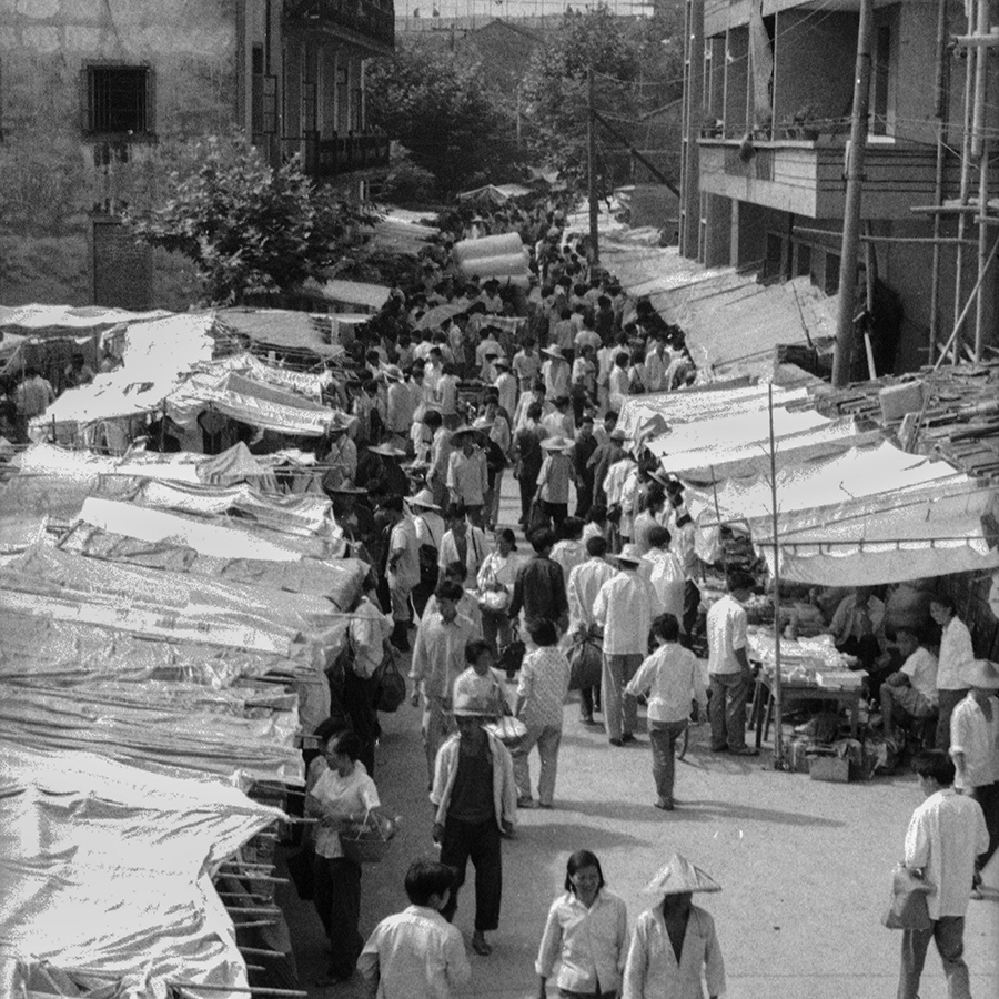 005第一个小百货市场1982年于稠城镇湖门.jpg