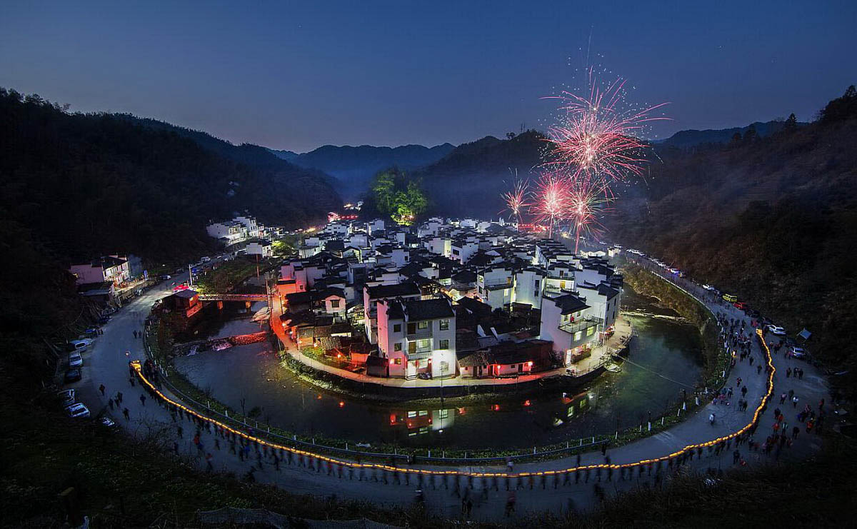 汪顺陵 龙舞山村.jpg