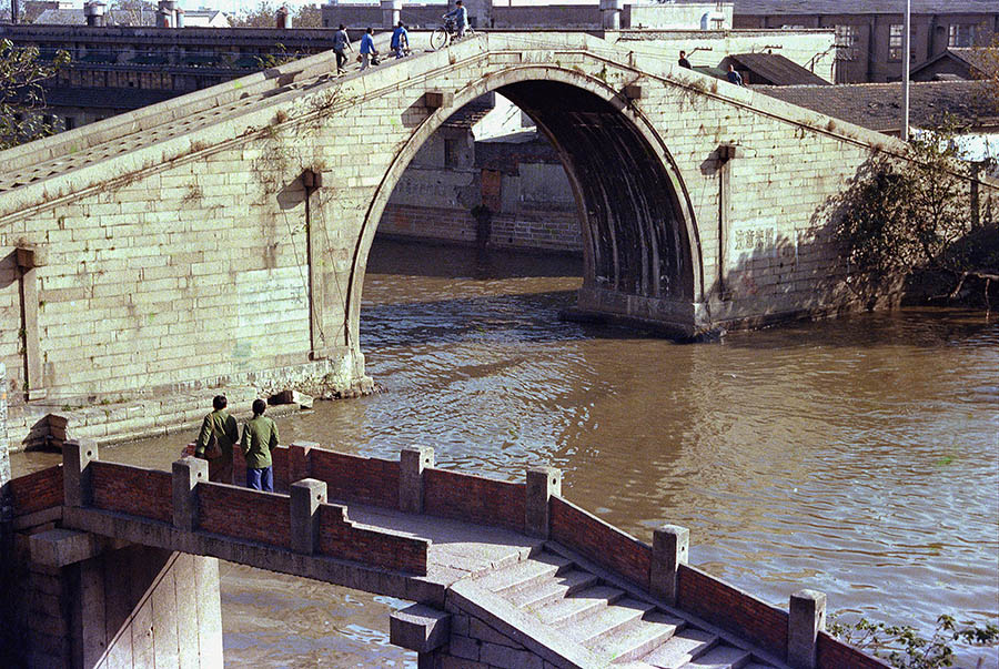 1979年吴门桥与水关桥.jpg