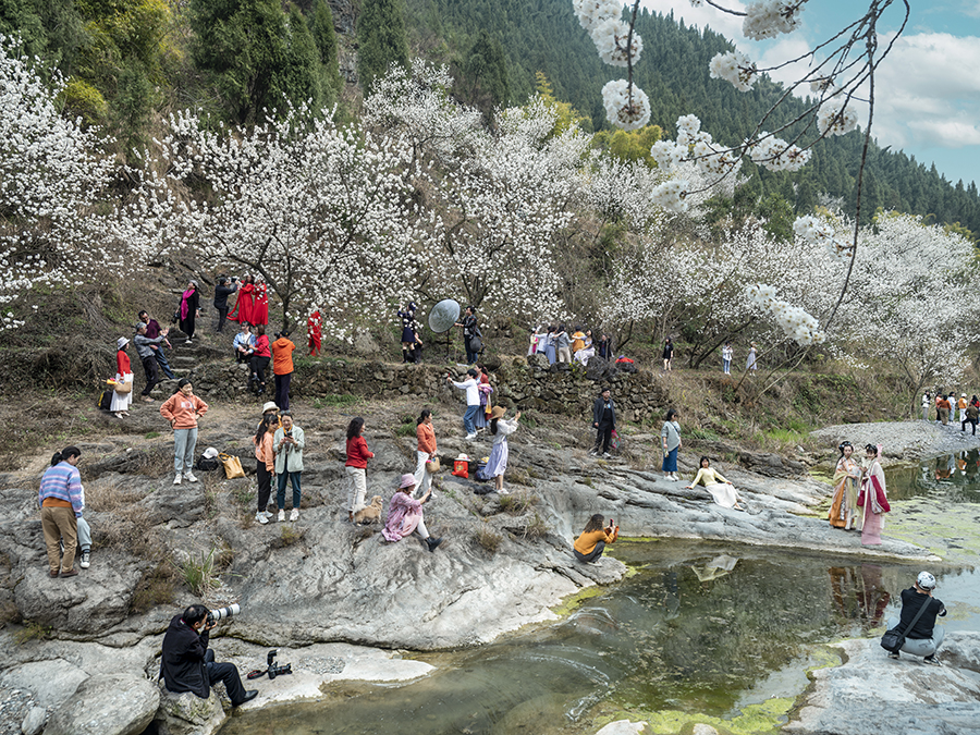 黎明_游山玩水_2022湖北宜昌夷陵谭家沟.jpg