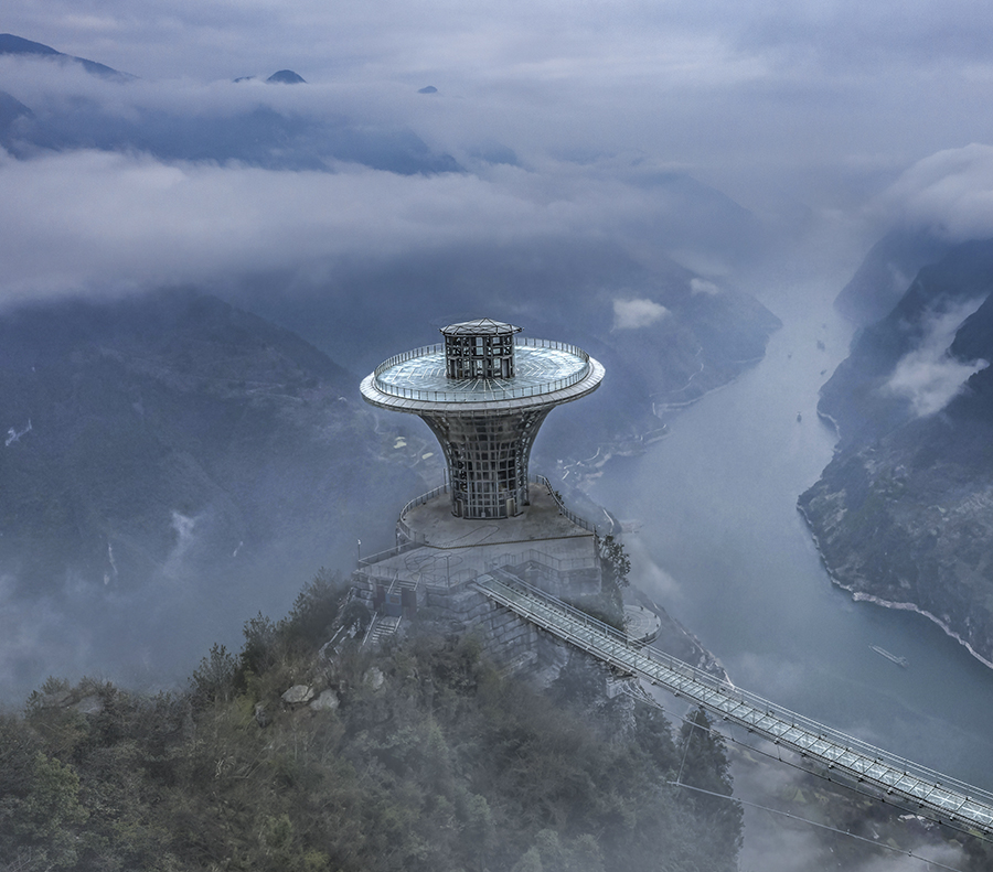 艺术类（组照10-2）-《三峡新风景》-巫峡观景台 (巴东大面山风景区）.jpg