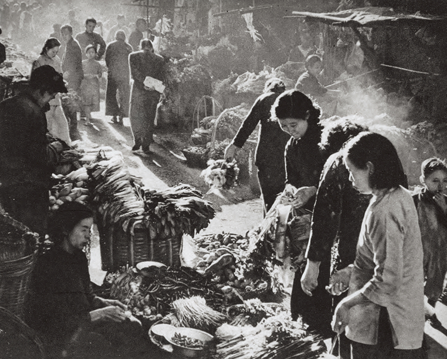 菜场，麦烽 发表于《中国摄影》1957年2期.jpg