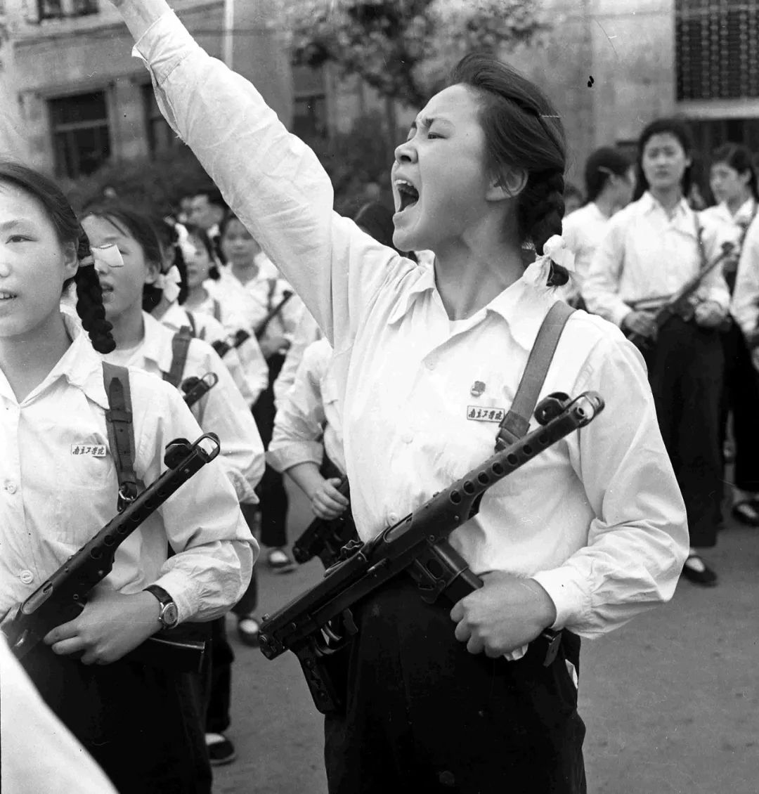 作为新中国第一代女摄影师16 拷贝.jpg