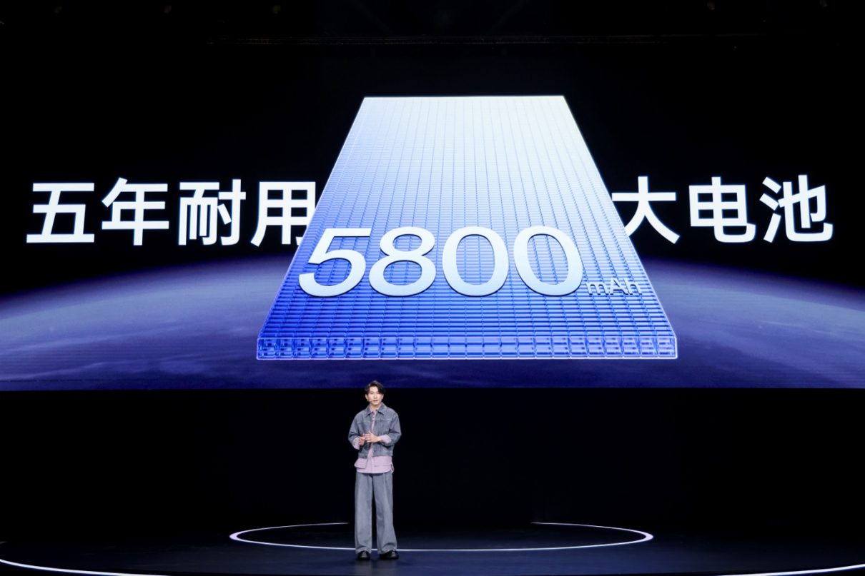 【新闻稿】新一代科技潮品 OPPO Reno13 系列正式发布-202411252579 拷贝.jpg