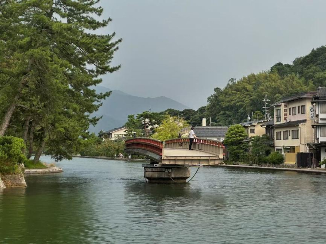 [中英] 新闻稿_2025 集美·阿尔勒国际摄影季 25507 拷贝.jpg