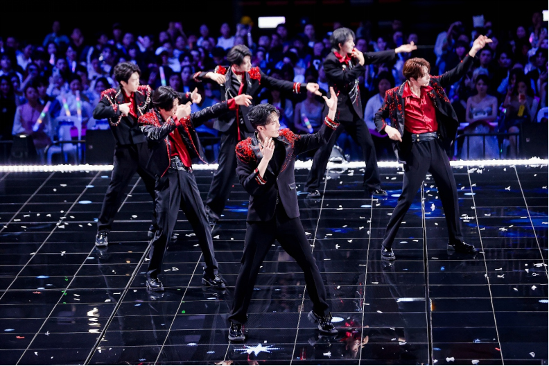 【案例稿】佳能EOS C50 团播首秀惊艳无忧之夜，明星感直播助推流量破百亿1066 拷贝.jpg